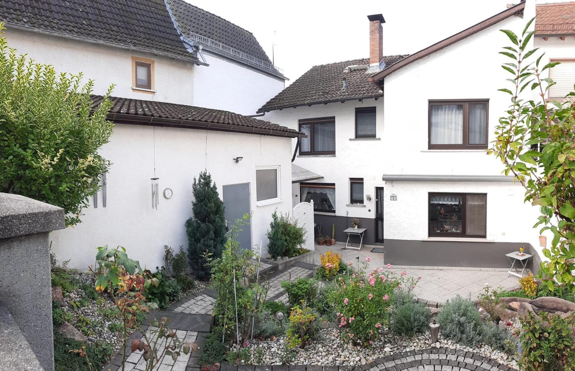 Refugium Villa Real Karben Bagian luar foto
